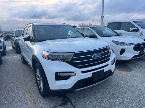 Used 2024 Ford Explorer XLT w/ Equipment Group 202A AWD/4WD image 2