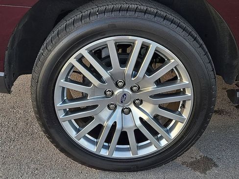 Used 2024 Ford Expedition Limited image 7