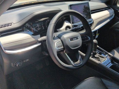 Used 2024 Jeep Compass Limited w/ Sun and Sound Group AWD/4WD image 12
