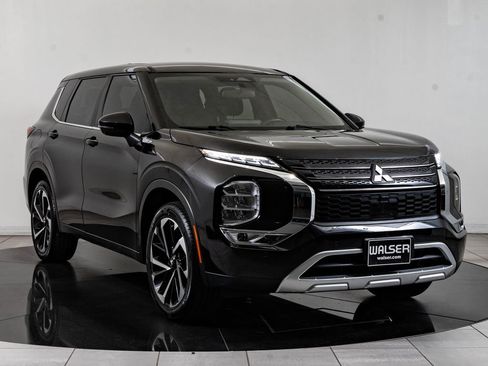 Used 2024 Mitsubishi Outlander SE FWD image 12