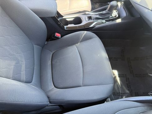 Used 2022 Toyota Corolla LE image 17