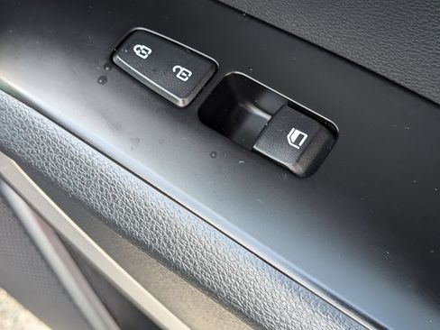 Used 2024 Kia Soul LX w/ Option Group 015 FWD image 34