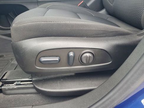 Certified 2023 GMC Acadia SLE w/ Driver Convenience Package image 19