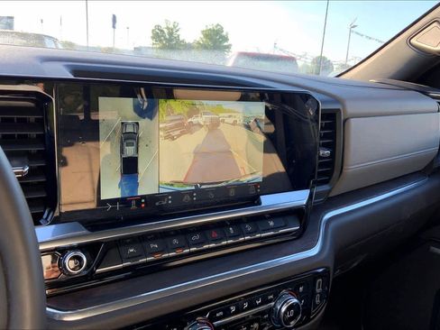 Used 2025 GMC Sierra 1500 SLT w/ SLT Premium Plus Package image 28