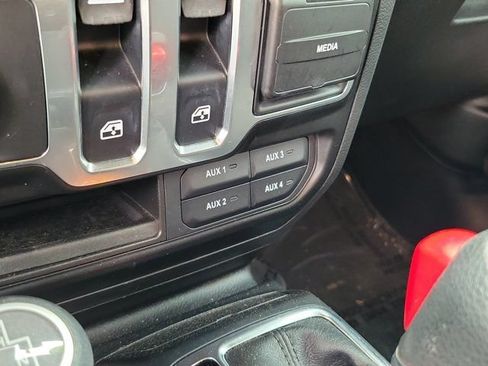 Used 2021 Jeep Wrangler Sport AWD/4WD image 27