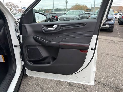 New 2026 Ford Escape ST-Line AWD/4WD image 22