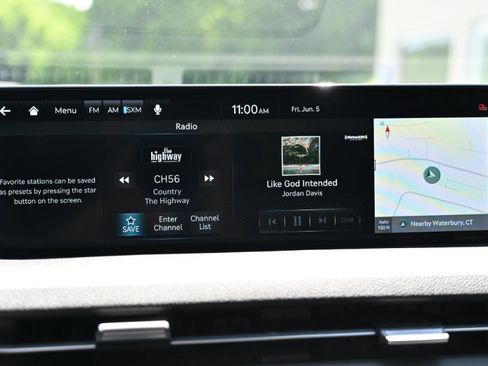 Used 2025 Genesis GV70 2.5T AWD/4WD image 28