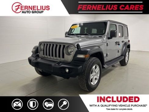 Used 2018 Jeep Wrangler Unlimited Sport S AWD/4WD image 3