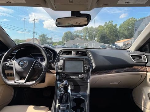 Used 2016 Nissan Maxima Platinum FWD image 9