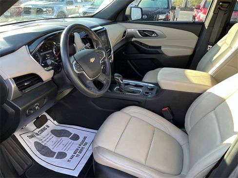 Used 2023 Chevrolet Traverse LT image 28