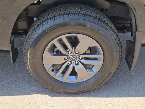 New 2025 Nissan Frontier SV w/ SV Convenience Package image 5