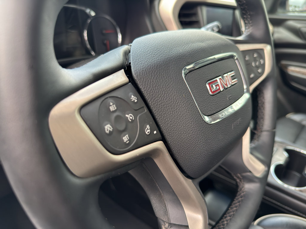 Used 2023 GMC Acadia Denali w/ Denali Technology Package FWD image 15