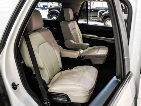 Used 2021 Ford Expedition Platinum image 33
