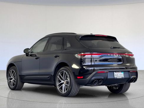 Certified 2026 Porsche Macan AWD/4WD image 3