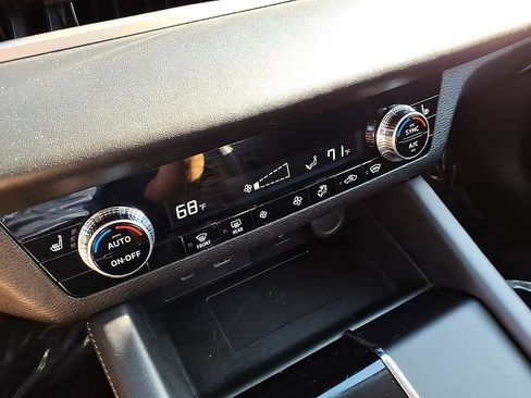 Used 2024 Mitsubishi Outlander SE AWD/4WD image 28