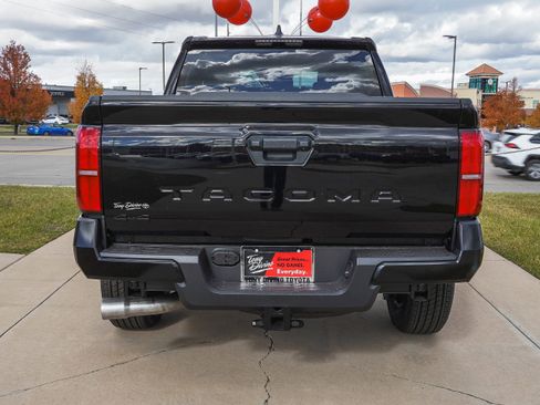New 2025 Toyota Tacoma TRD Sport image 7