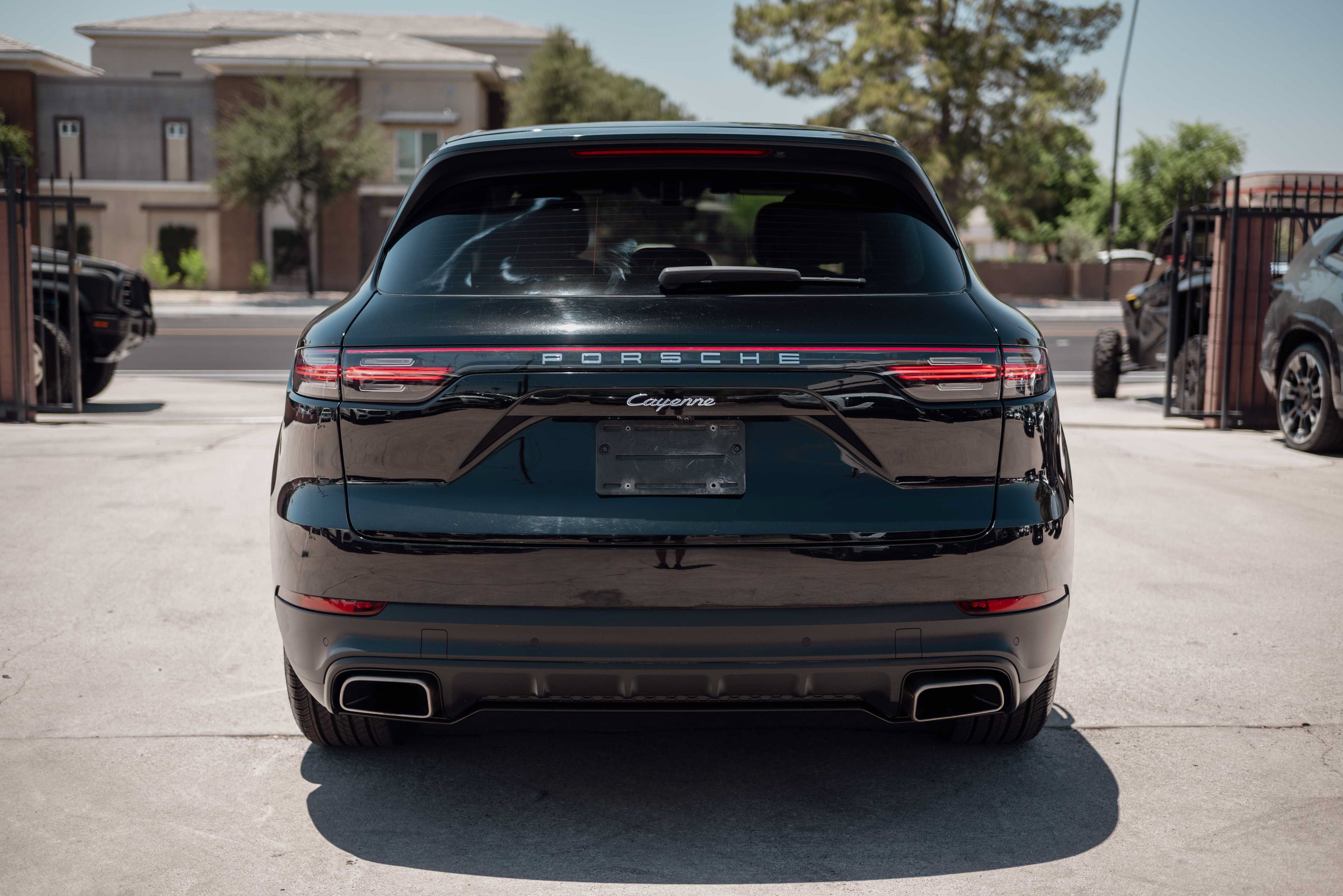 Used 2023 Porsche Cayenne AWD/4WD image 5