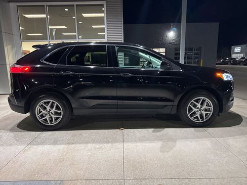 Certified 2024 Ford Edge SEL w/ Convenience Package image 9
