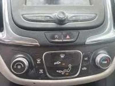 Used 2022 Chevrolet Equinox LS AWD/4WD image 14