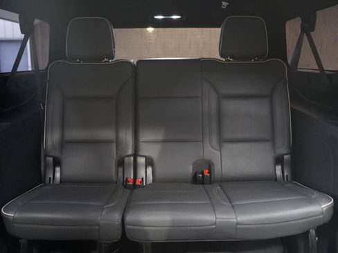 Used 2021 Chevrolet Suburban Premier RWD image 36