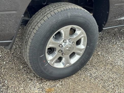 New 2025 RAM 3500 Big Horn AWD/4WD image 5