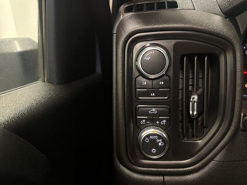Used 2024 GMC Sierra 2500 Pro w/ Convenience Package image 15