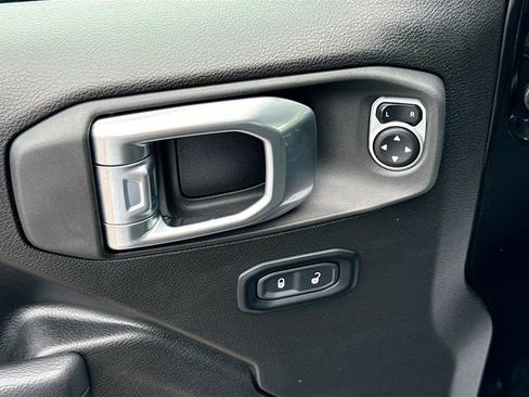 Used 2024 Jeep Wrangler Unlimited Sport AWD/4WD image 17