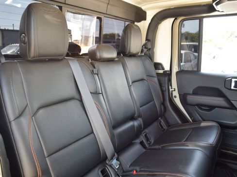 Used 2022 Jeep Gladiator Mojave w/ Trailer Tow Package AWD/4WD image 21