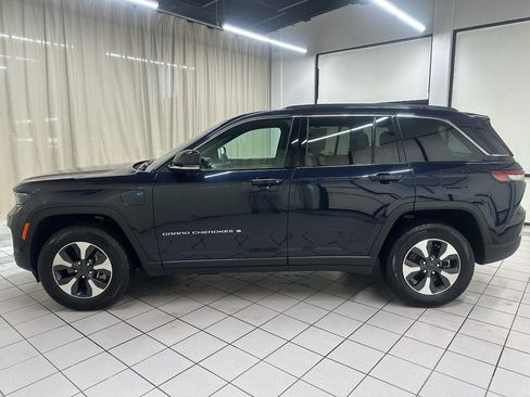 Used 2023 Jeep Grand Cherokee 4WD 4xe image 10
