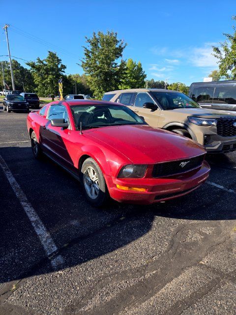 Used 2008 Ford Mustang Coupe RWD image 1