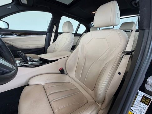 Used 2019 BMW 540i w/ Convenience Package image 30