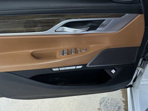 Used 2018 BMW 750i xDrive image 48