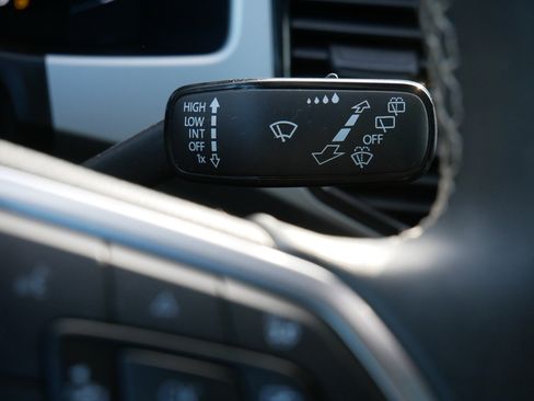 Used 2021 Volkswagen Atlas Cross Sport SEL Premium image 26