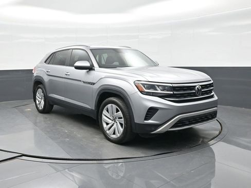 Used 2020 Volkswagen Atlas Cross Sport SE image 15