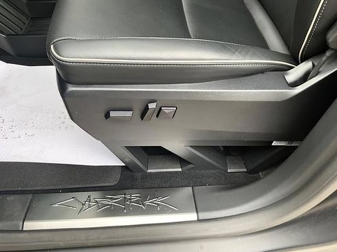Used 2025 Tesla Cybertruck Cyberbeast AWD/4WD image 19