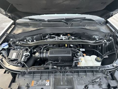 Used 2023 Ford Explorer Limited image 19
