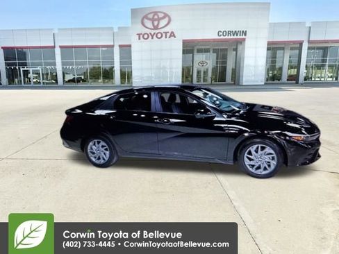 Used 2024 Hyundai Elantra SEL image 23