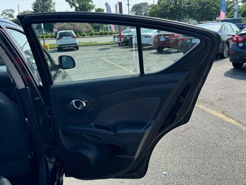 Used 2014 Nissan Versa SV w/ Convenience Package FWD image 13