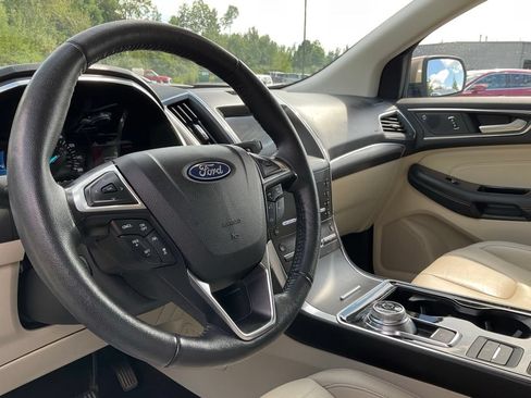 Certified 2020 Ford Edge Titanium AWD/4WD image 17
