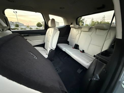 Used 2023 Kia Telluride EX w/ EX Captain's Chair Package AWD/4WD image 20