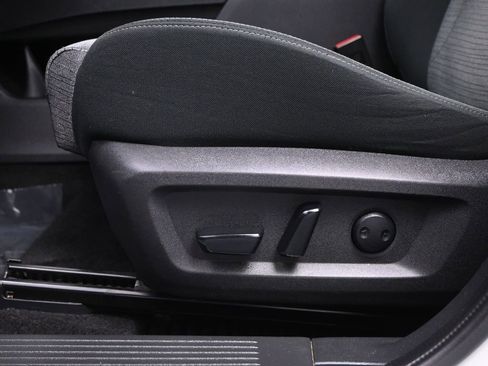 Used 2023 Nissan Rogue SV image 35