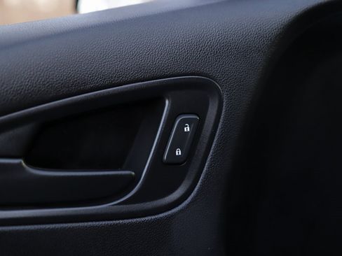 Used 2018 Chevrolet Colorado W/T image 23