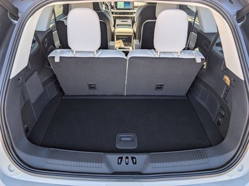 New 2026 Lincoln Aviator Reserve w/ Luxury Package image 14