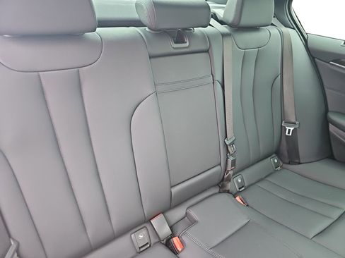Used 2019 BMW 530i w/ Convenience Package RWD image 18