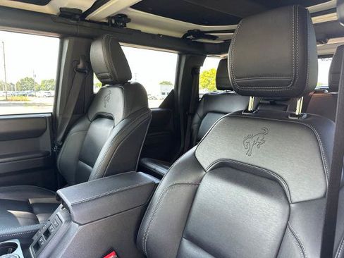 Certified 2025 Ford Bronco Badlands w/ Sasquatch Package AWD/4WD image 4