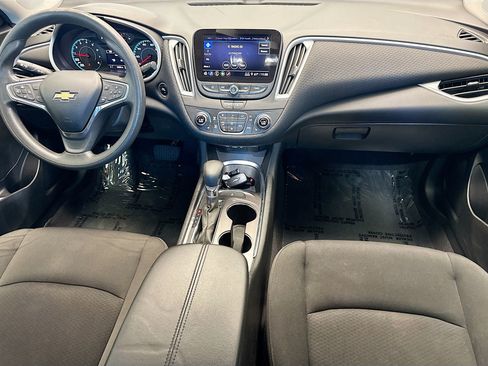 Used 2022 Chevrolet Malibu LT image 12