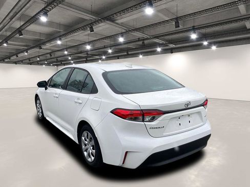 Used 2024 Toyota Corolla LE FWD image 5