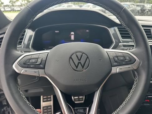 Used 2023 Volkswagen Tiguan SE R-Line FWD image 16