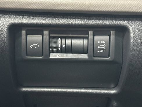 Used 2025 Subaru Forester Premium AWD/4WD image 34