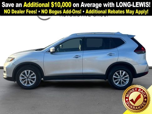 Used 2018 Nissan Rogue SV image 2